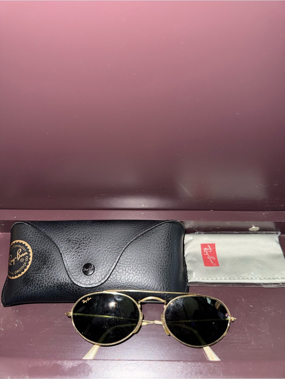 Ray-Ban Men’s Gold Frame Sunglasses with Black Lenses